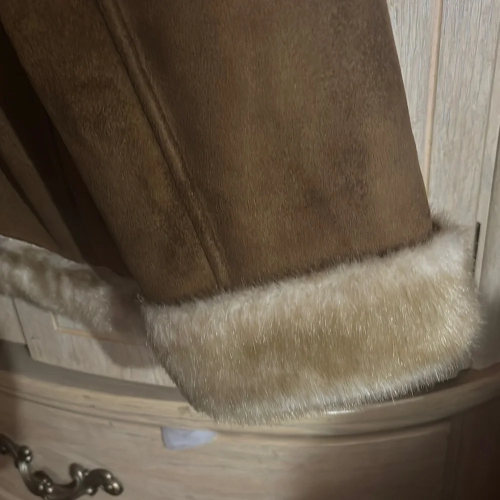 White Stag Brown Faux Fur Trimmed Jacket - Picture 12 of 16